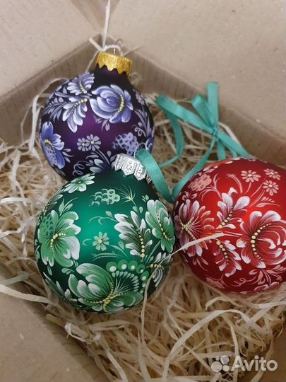 Елочные шарики