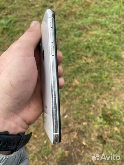 iPhone X, 64 ГБ