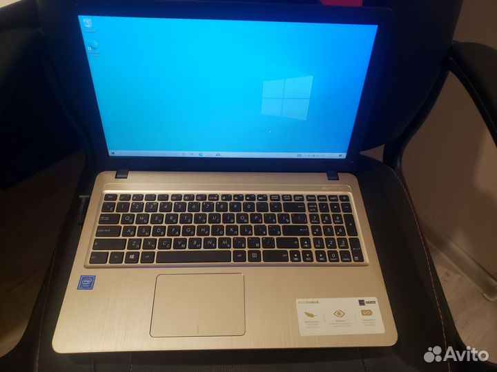 Ноутбук asus