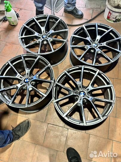 Pirelli Carrier 245/45 R19 и 275/40 R19