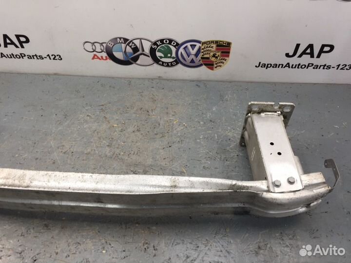 Усилитель переднего бампера Audi A4/RS4/S4