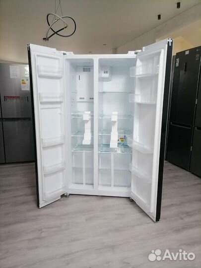 Холодильник Side by Side Бирюса SBS 587 новый