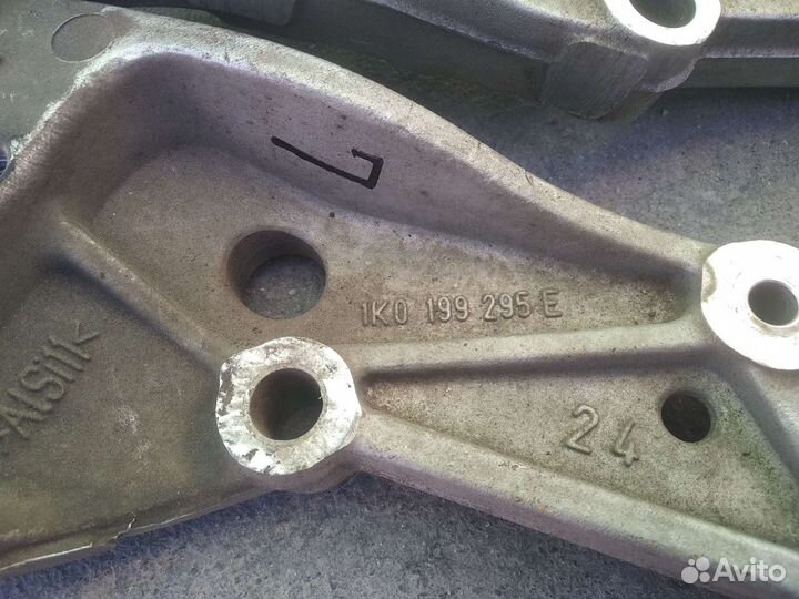 Кронштейн рычага VAG разборка