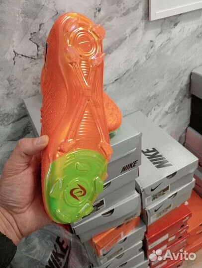 Бутсы Nike Phantom Luna FG