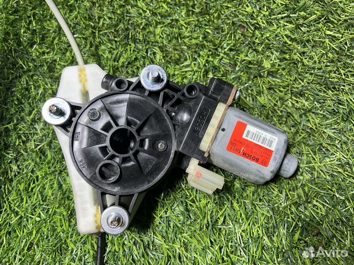 Стеклоподъемник Hyundai Solaris II