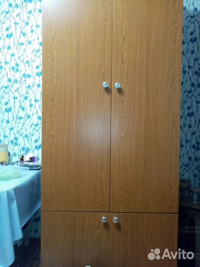 Шкаф