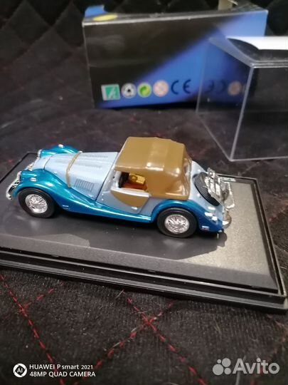 Модель автомобиля 1:43