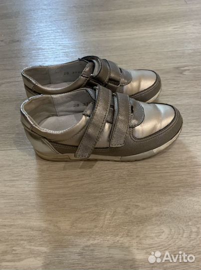 Кроссовки для девочки 28