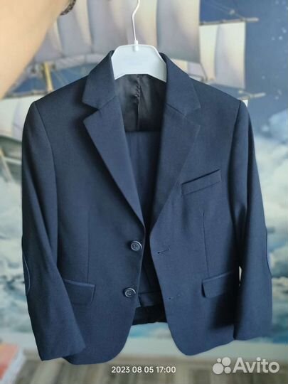 Школьный костюм для мальчика синий 128 новый
