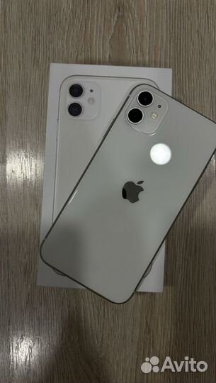 iPhone 11, 64 ГБ