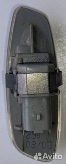 Поворотник на Пежо