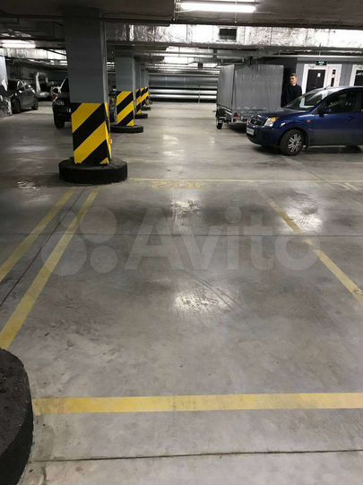 Машиноместо, 10 м²