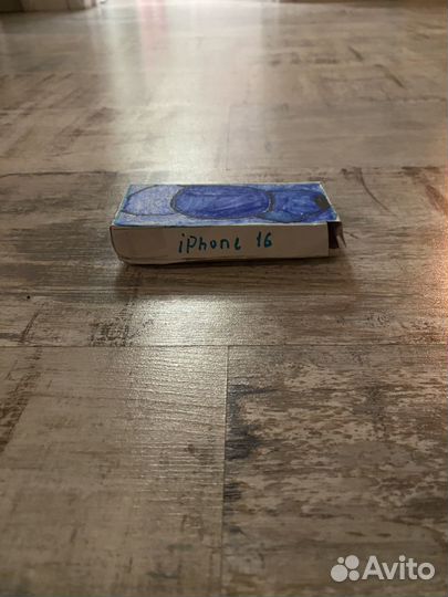Бумажный iPhone 16
