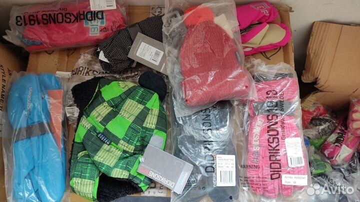 Шапки, варежки, бафки didriksons