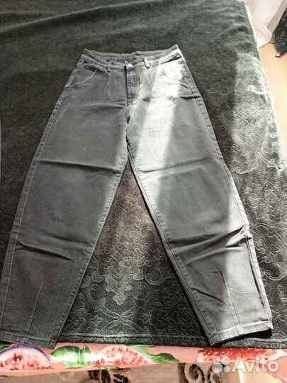 Джинсы молодёжные, в отличном состоянии. От46до52р