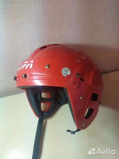 Шлем хоккейный