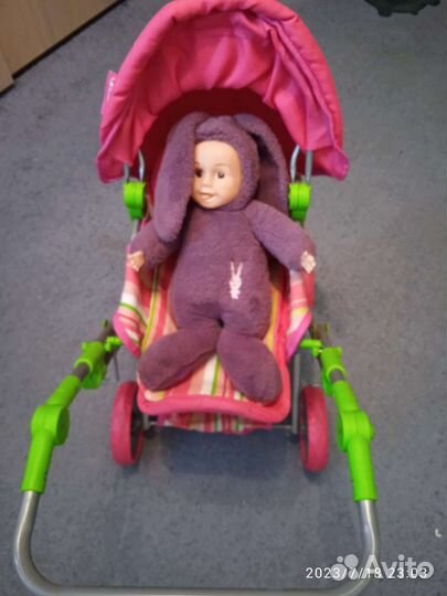 Коляска с куклой