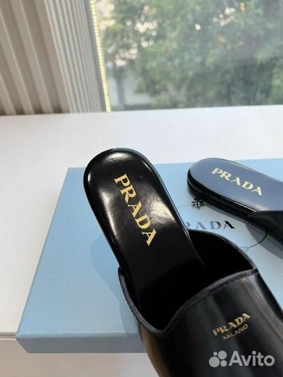 Мюли женские кожаные Prada