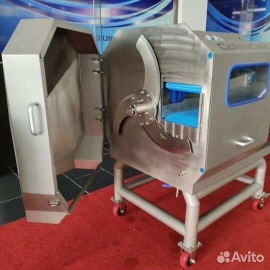 Машина для резки зелени с конвейером QCP2000A