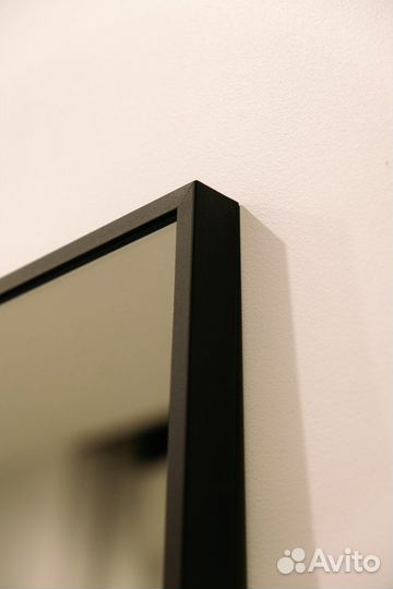 Зеркало настенное напольное в черной раме лофт