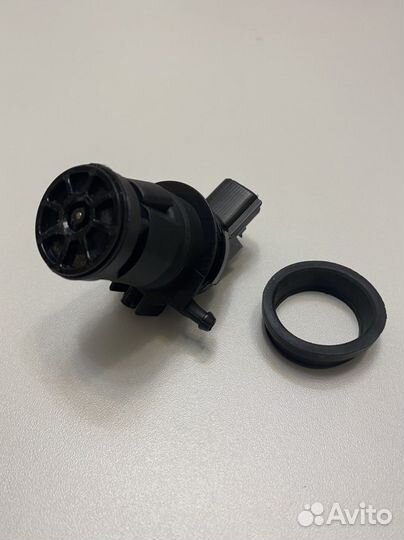 Насос омывателя лобового стекла Toyota