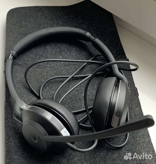 Беспроводные наушники Jabra Evolve 2 30