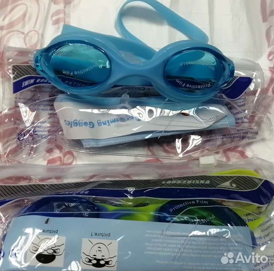 Шапочки и очки для бассейна