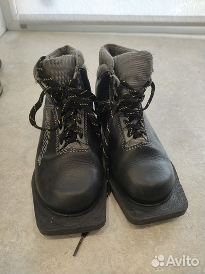 Ботинки лыжные 33 размер