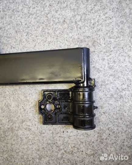 Кронштейн запаски (калитка) Hummer H2