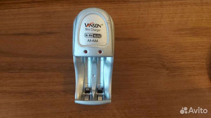 Зарядное устройство для аккум. батареек Vanson