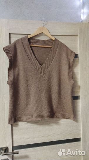 Жилетка женская вязаная