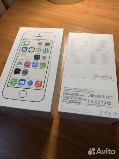 Коробка от iPhone 5s серебро 16