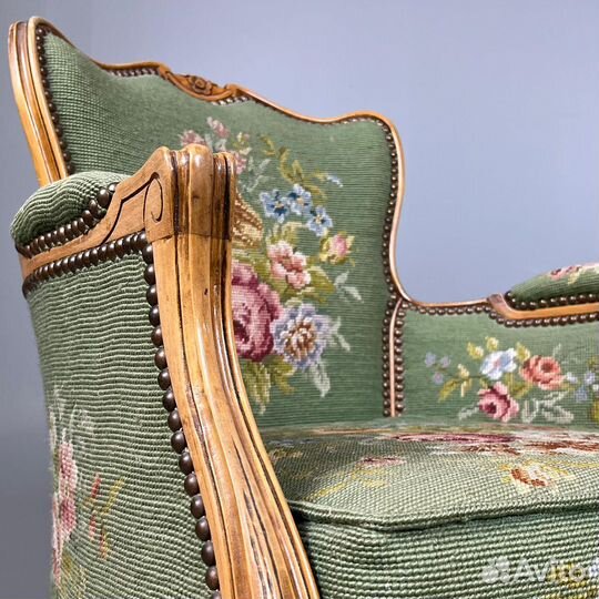 Кресло в стиле рококо