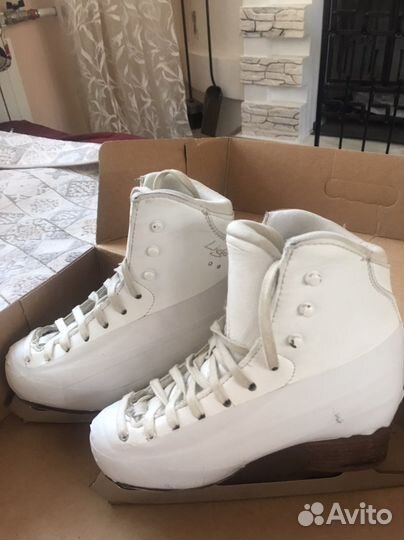 Фигурные коньки risport