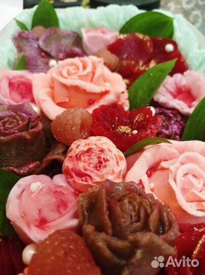 Сладкий подарок девушке