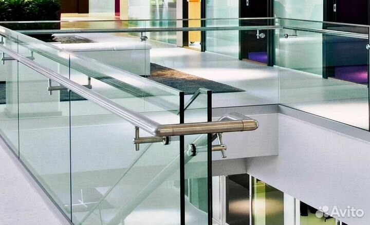 Перегородка из стекла для лестницы