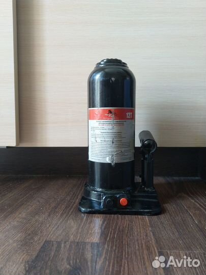 Домкрат гидравлический 12 тонн