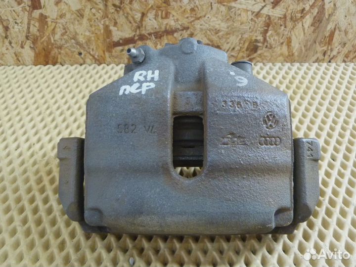 Суппорт передний правый VW Scirocco 2008-2017 (1K0615124E)