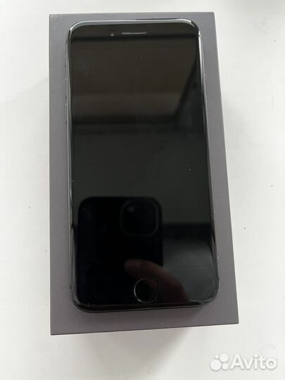 Телефон iPhone 8 64 gb