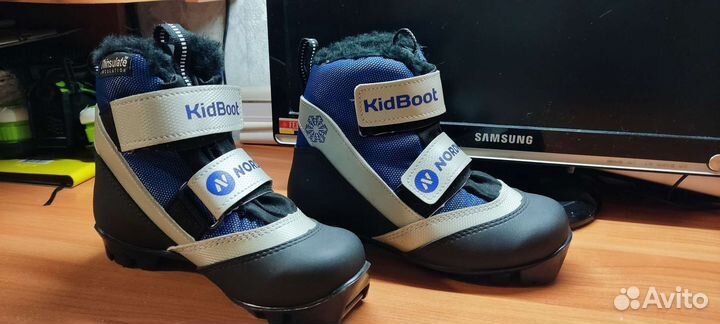 Лыжные ботинки