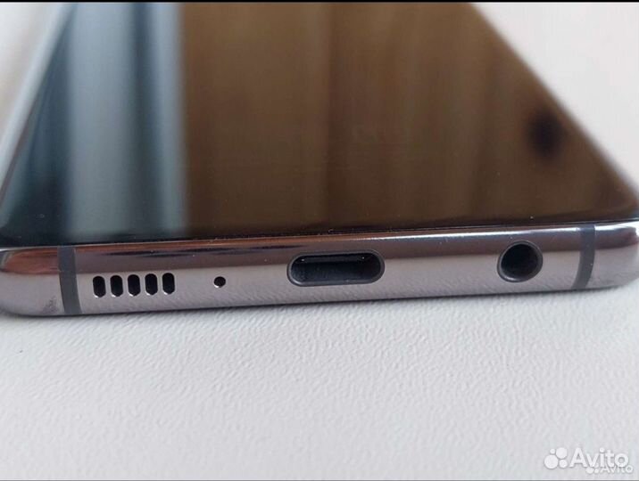 Телефон samsung galaxy s10