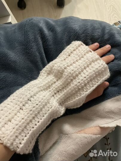 Вязаные митенки ручной работы