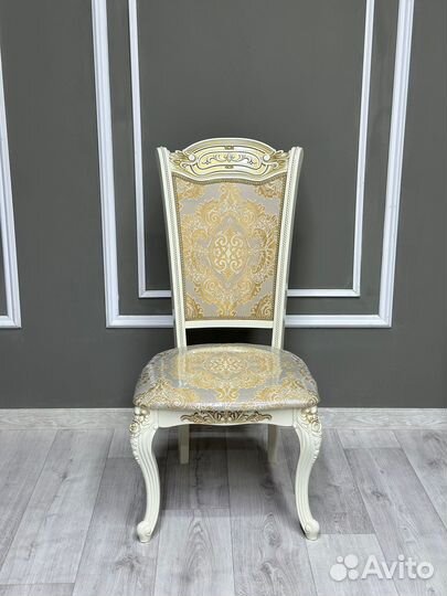 Cтол и стулья. В наличии