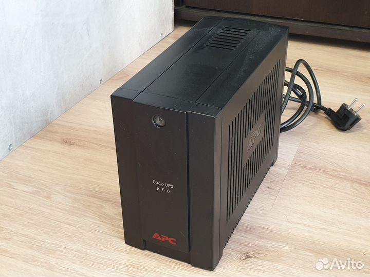 Источник бесперебойного питания APC Back-UPS 650ва