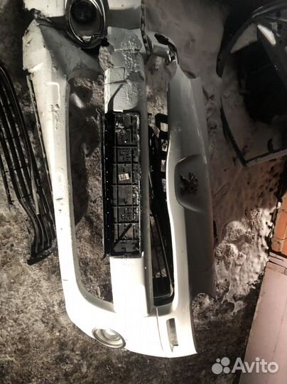 Бампер В9 Пежо Партнер