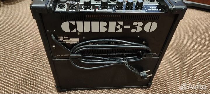Комбоусилитель roland cube 30