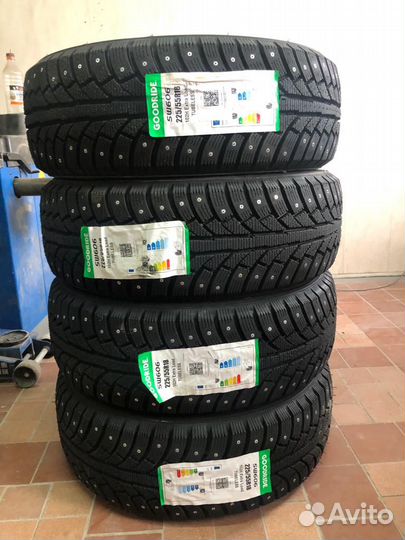 Goodride SW 606 225/55 R18 102H