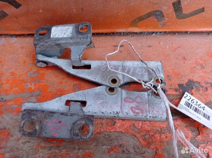 Петля капота Nissan Primera P11 SR20