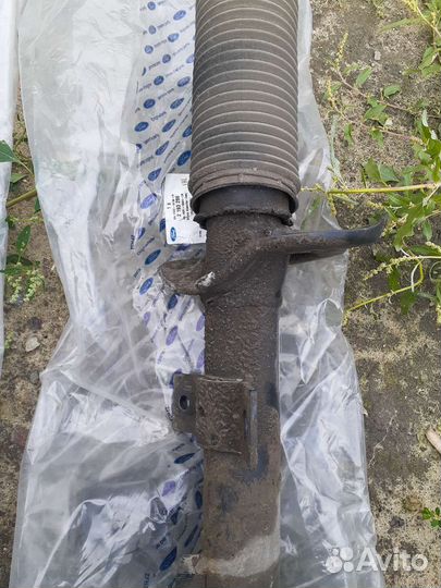 Стойки передние, Форд Транзит