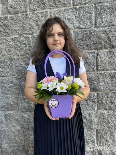 Цветочная композиция с ирисом